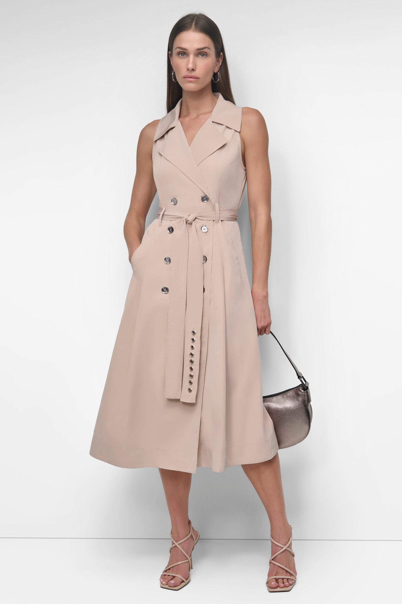 SLEEVELESS DOUBLE BREAST FITTED COAT