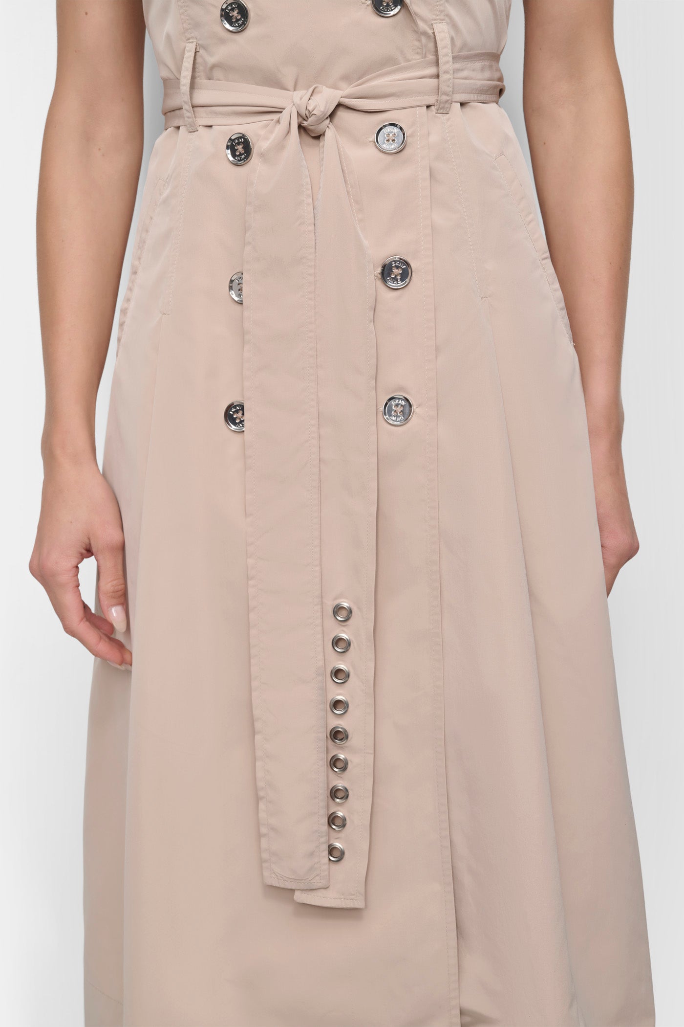 SLEEVELESS DOUBLE BREAST FITTED COAT