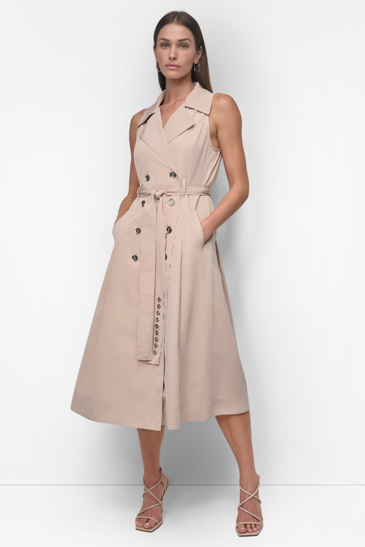 SLEEVELESS DOUBLE BREAST FITTED COAT