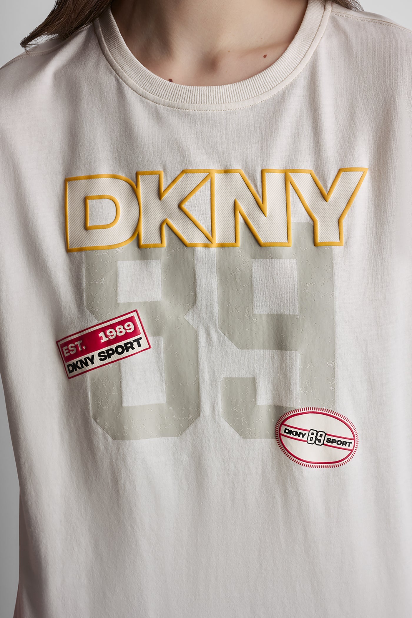COTTON AND MODAL-BLEND COLLEGIATE LOGO HI-LOW TEE
