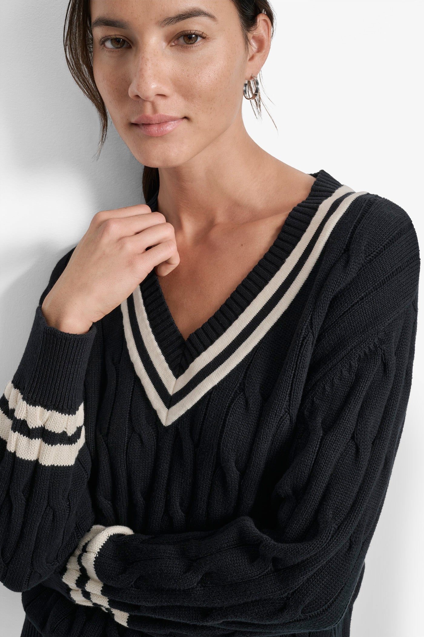 CABLE LONG SLEEVE SWEATER