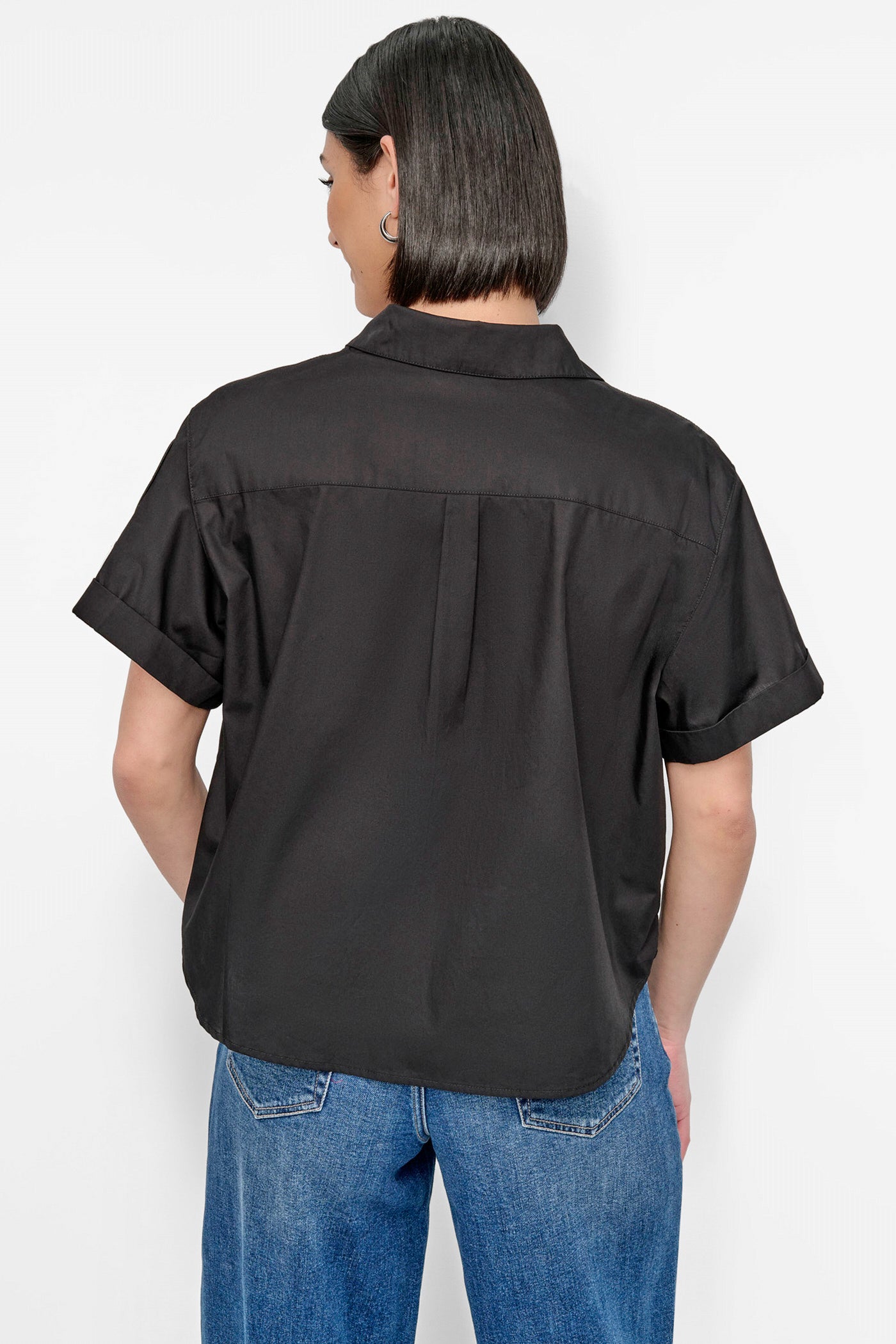 SHORT SLEEVE COLLARD PINS TEE