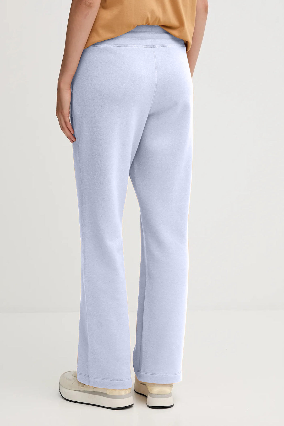 بنطال رياضي بشعار DKNY لامع