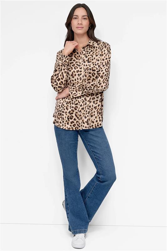 قميص كلاسيكي بأزرار