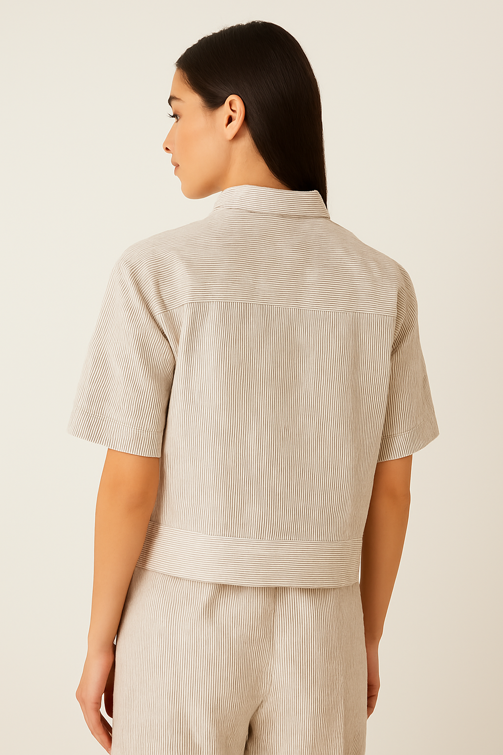 SHORT SLEEVED BUTTON DOWN SHIRT