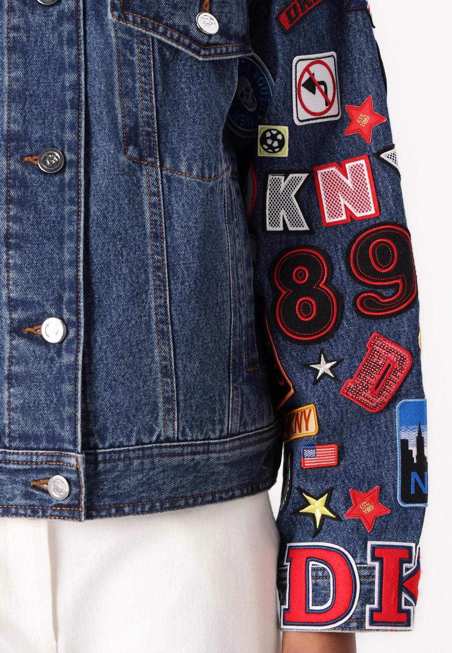 LONG SLEEVED DENIM JACKET WITH PATCHES