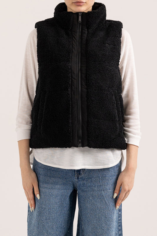 REVERSIBLE SHERPA VEST WITH POCKETS