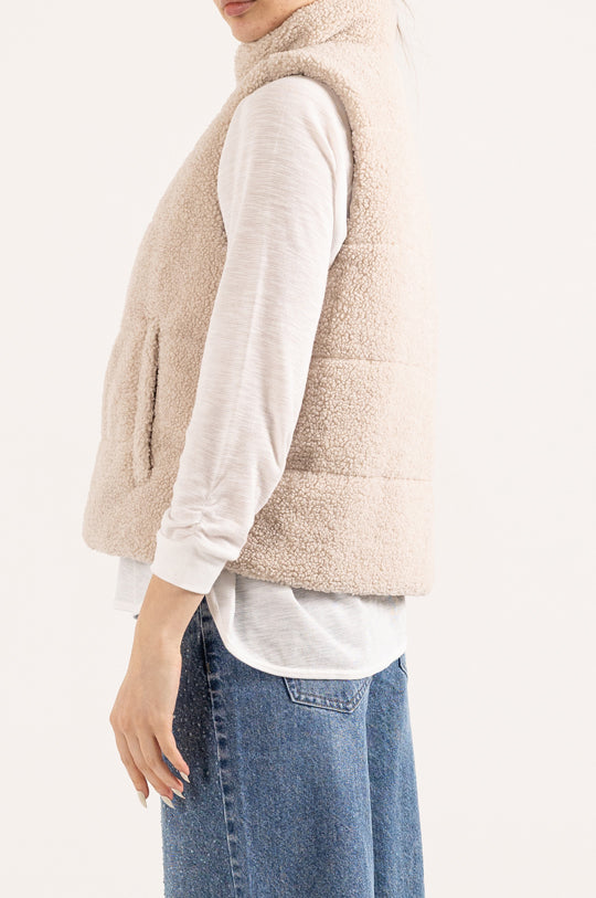 REVERSIBLE SHERPA VEST WITH POCKETS