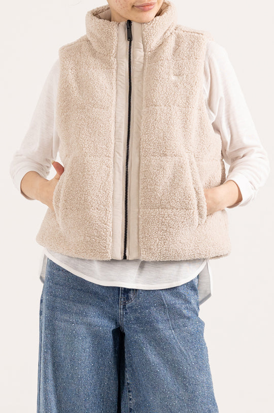 REVERSIBLE SHERPA VEST WITH POCKETS