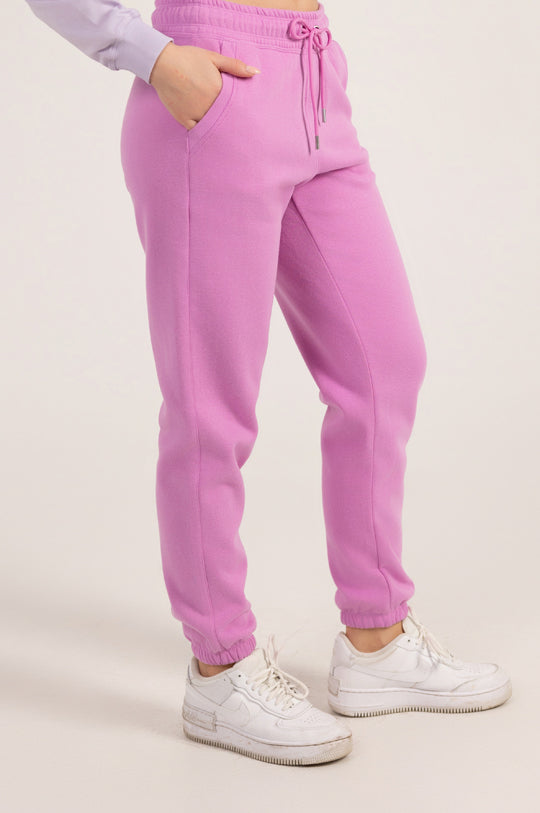 VARSITY EMBROIDERED LOGO RELAXED JOGGER WITH POCKETS