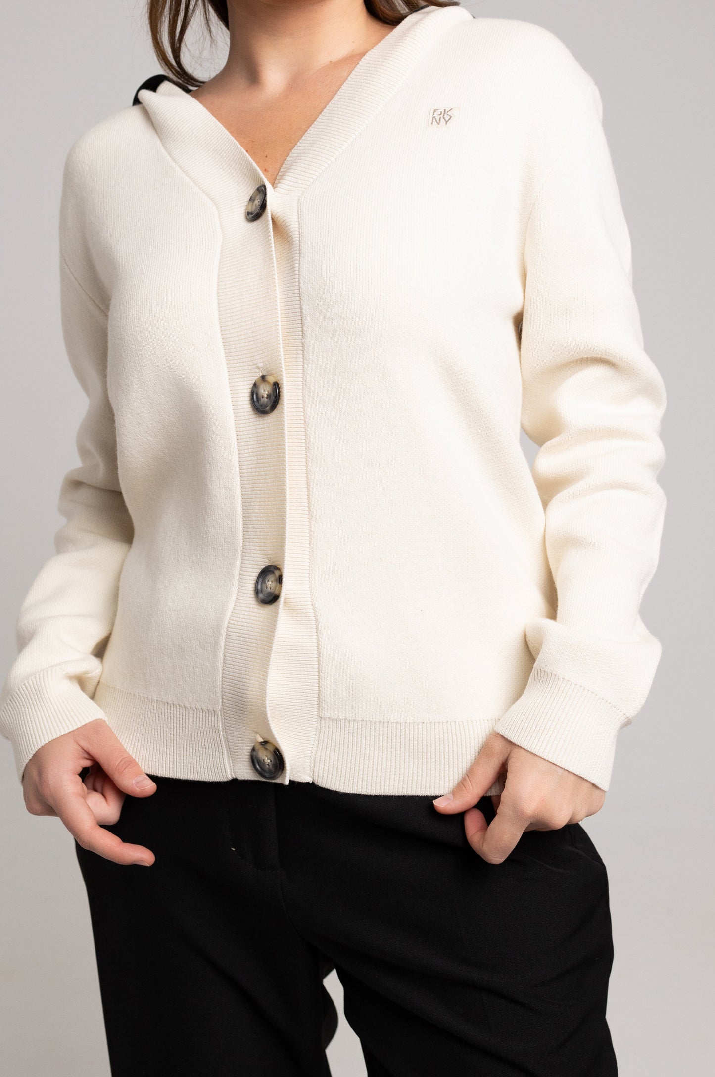 LONG SLEEVE ROUND NECK SWEATER