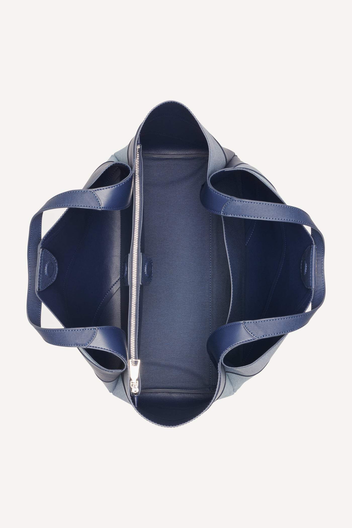 حقيبة توت ويلا