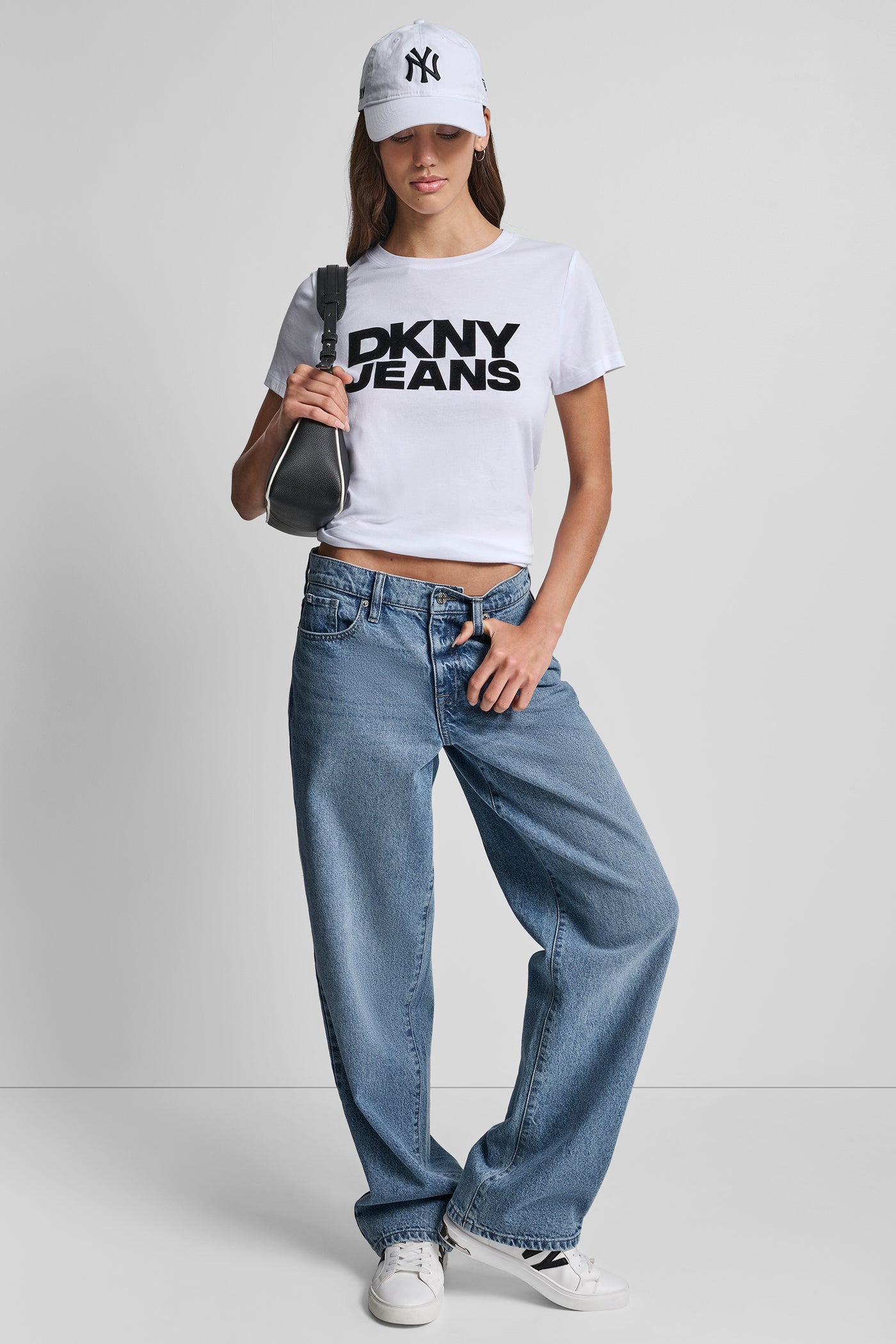 FLOCKED LOGO CREW NECK TEE