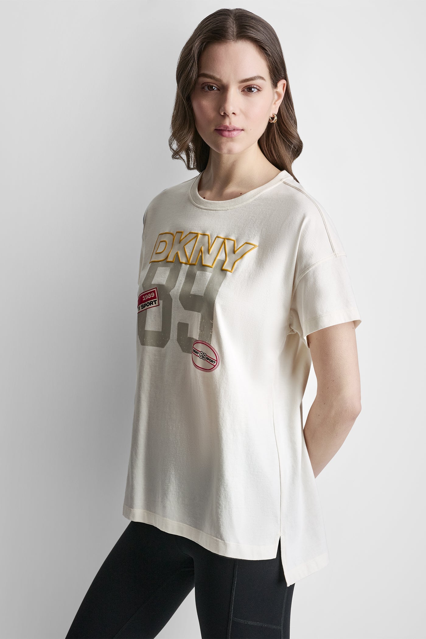 COTTON AND MODAL-BLEND COLLEGIATE LOGO HI-LOW TEE