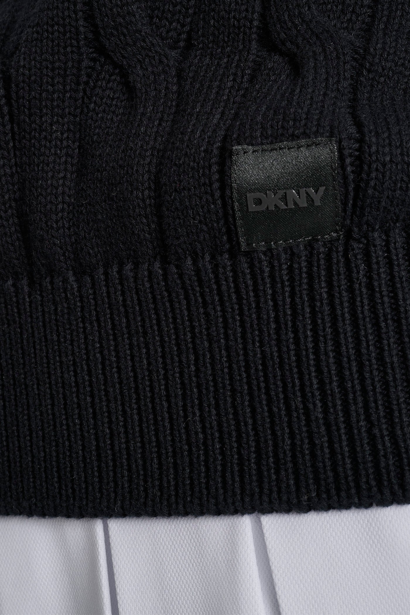 CABLE LONG SLEEVE SWEATER