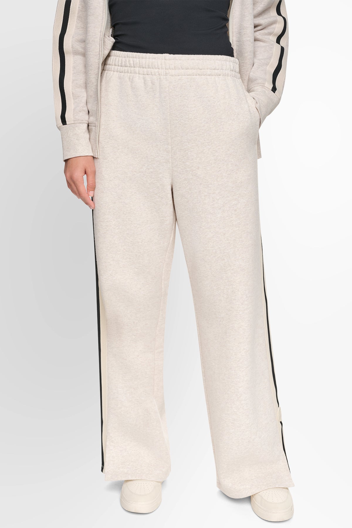 HIGH-RISE STRAIGHT LEG TRACK PANT