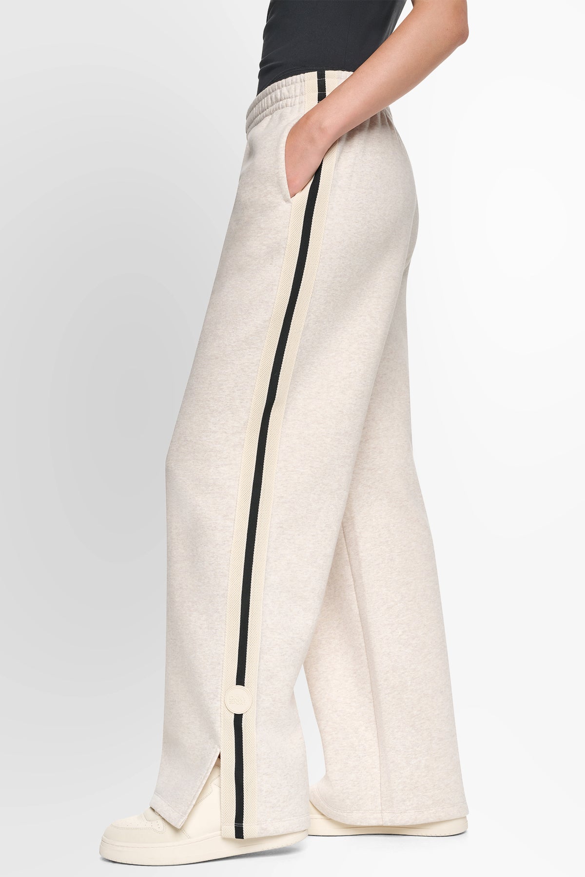 HIGH-RISE STRAIGHT LEG TRACK PANT