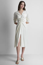 فستان XLV بأكمام مكشكشة بطول 3/4 بفتحة رقبة V