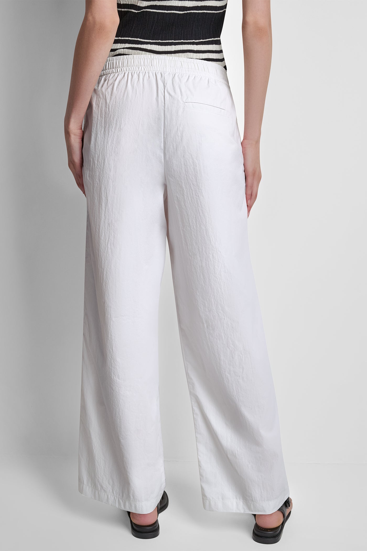 FRNT SEAM NYLON LOGO