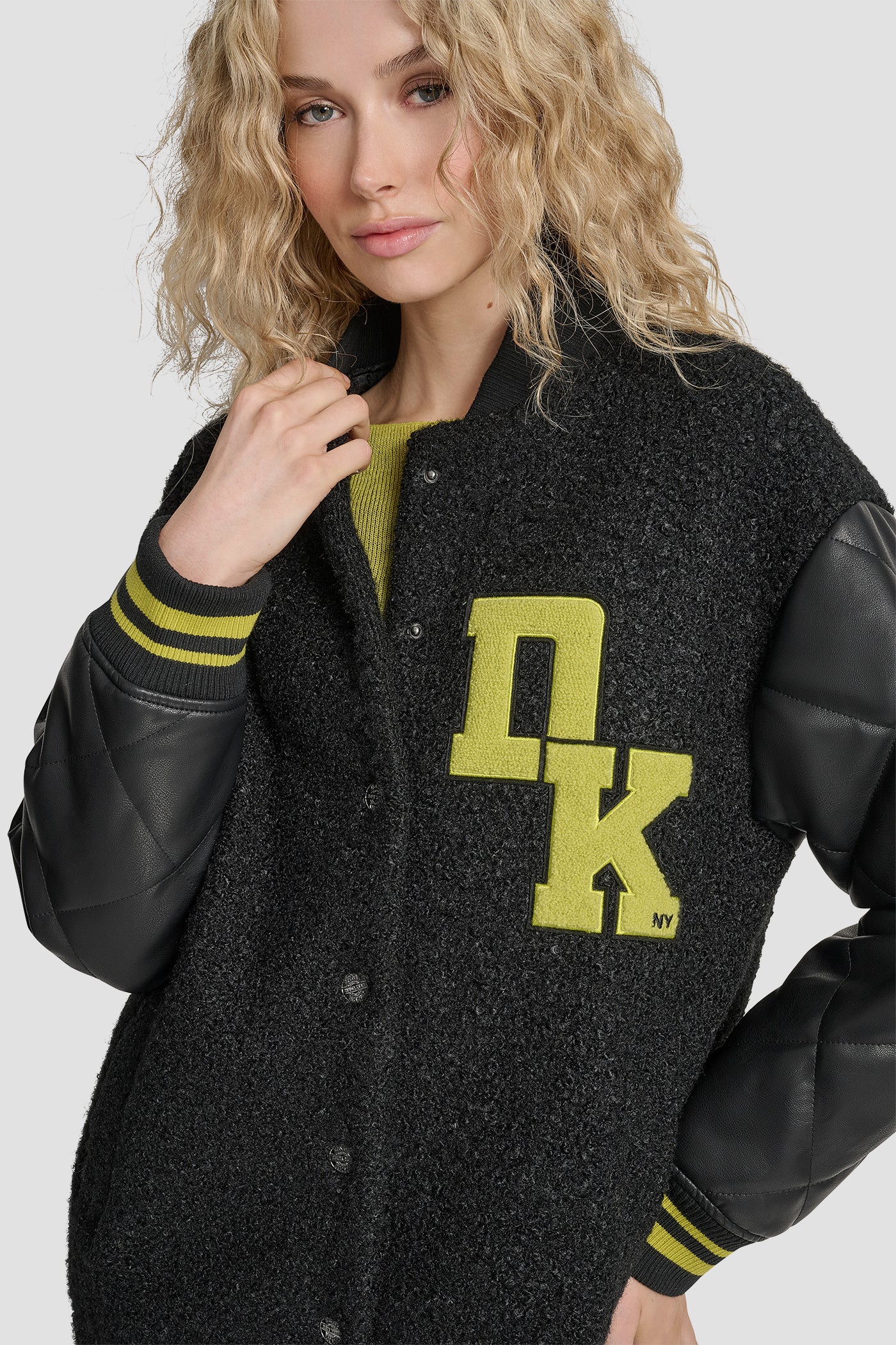 LONG SLEEVE TIGHT BOUCLE LOGO JACKET