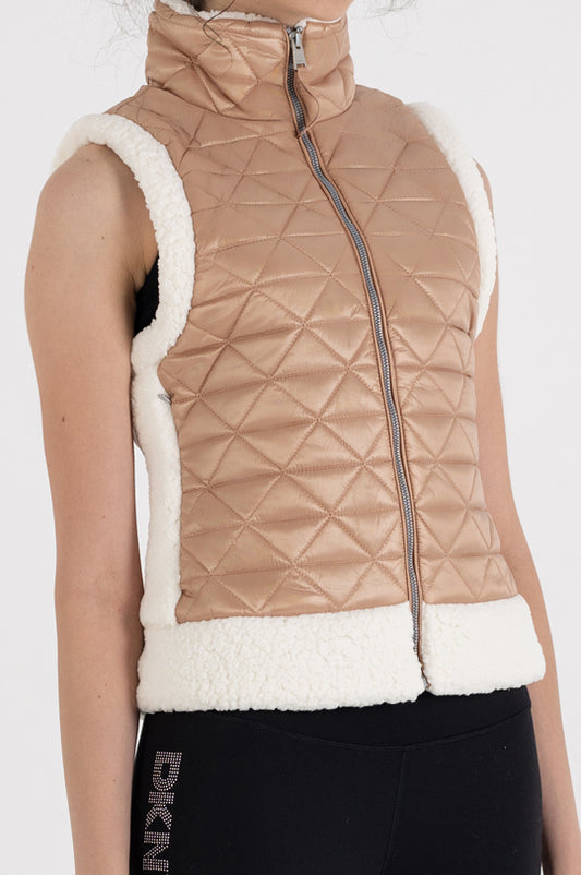 SLEEVELESS CROPPED QUILTED MOCK NECK PUFFER VEST WITH SHERPA