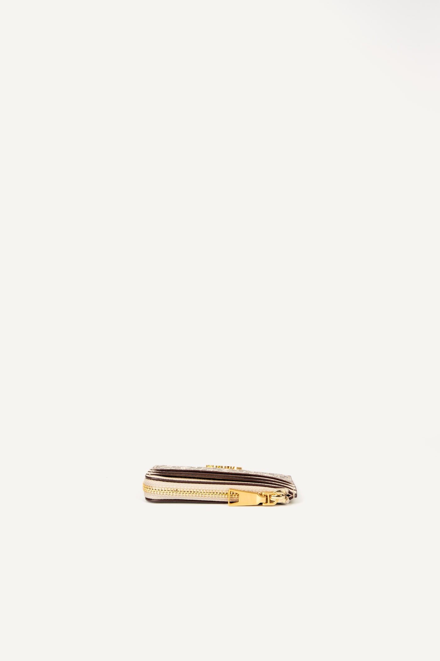 محفظة بايج بسحاب