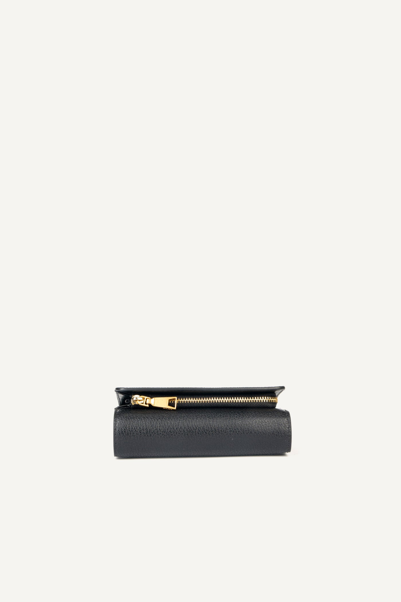 محفظة بايج ثلاثية الطي