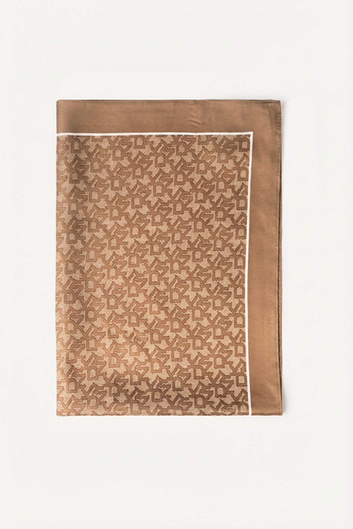 وشاح مربع بشعار عريض واضح