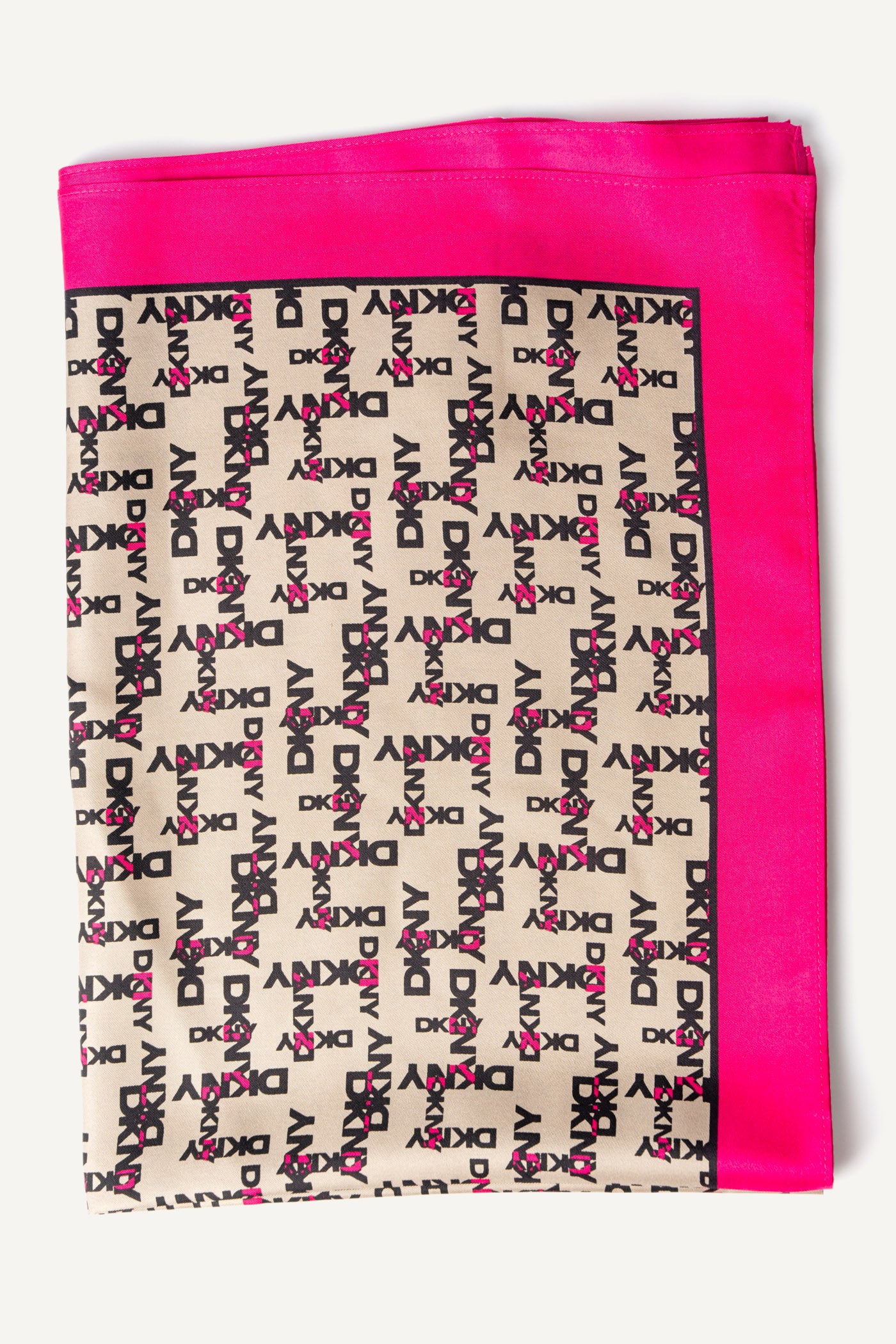 وشاح مربع بشعار