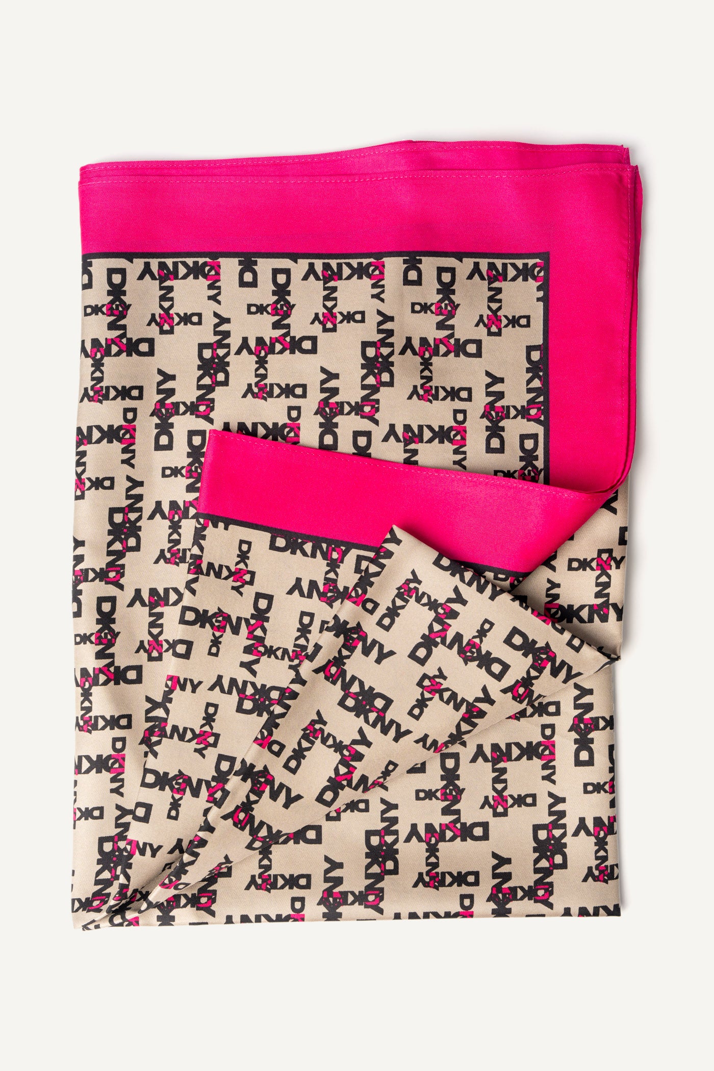 وشاح مربع بشعار