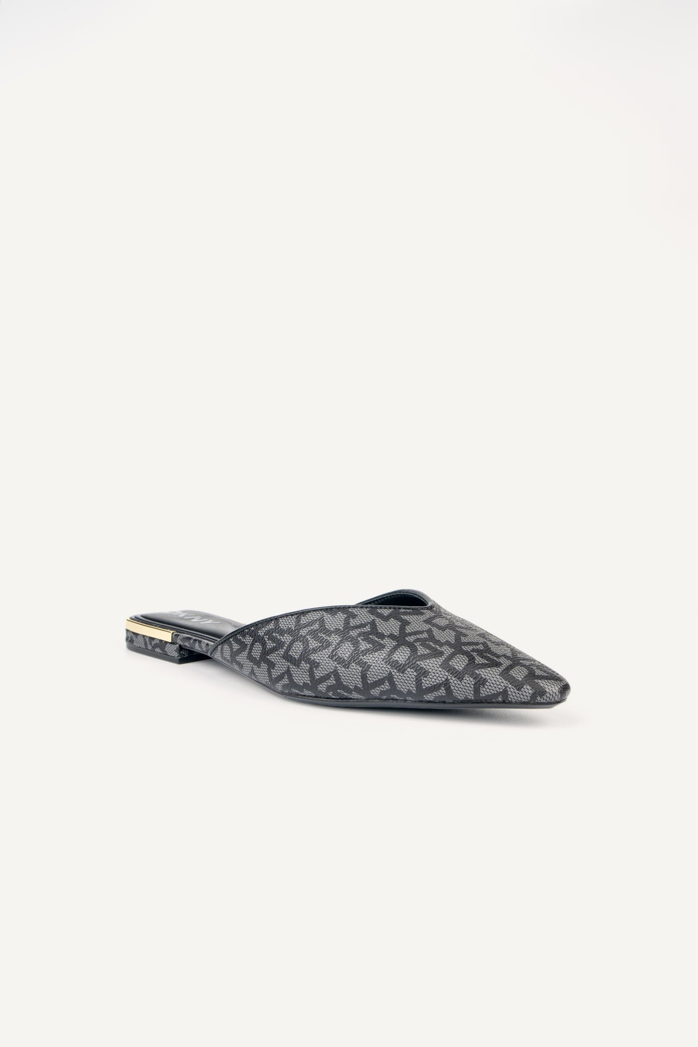 حذاء سيانكا مسطح مفتوح من الخلف بقصة عريضة