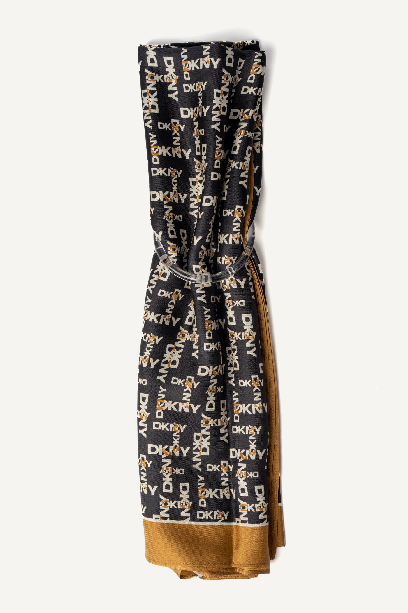 وشاح مربع بشعار