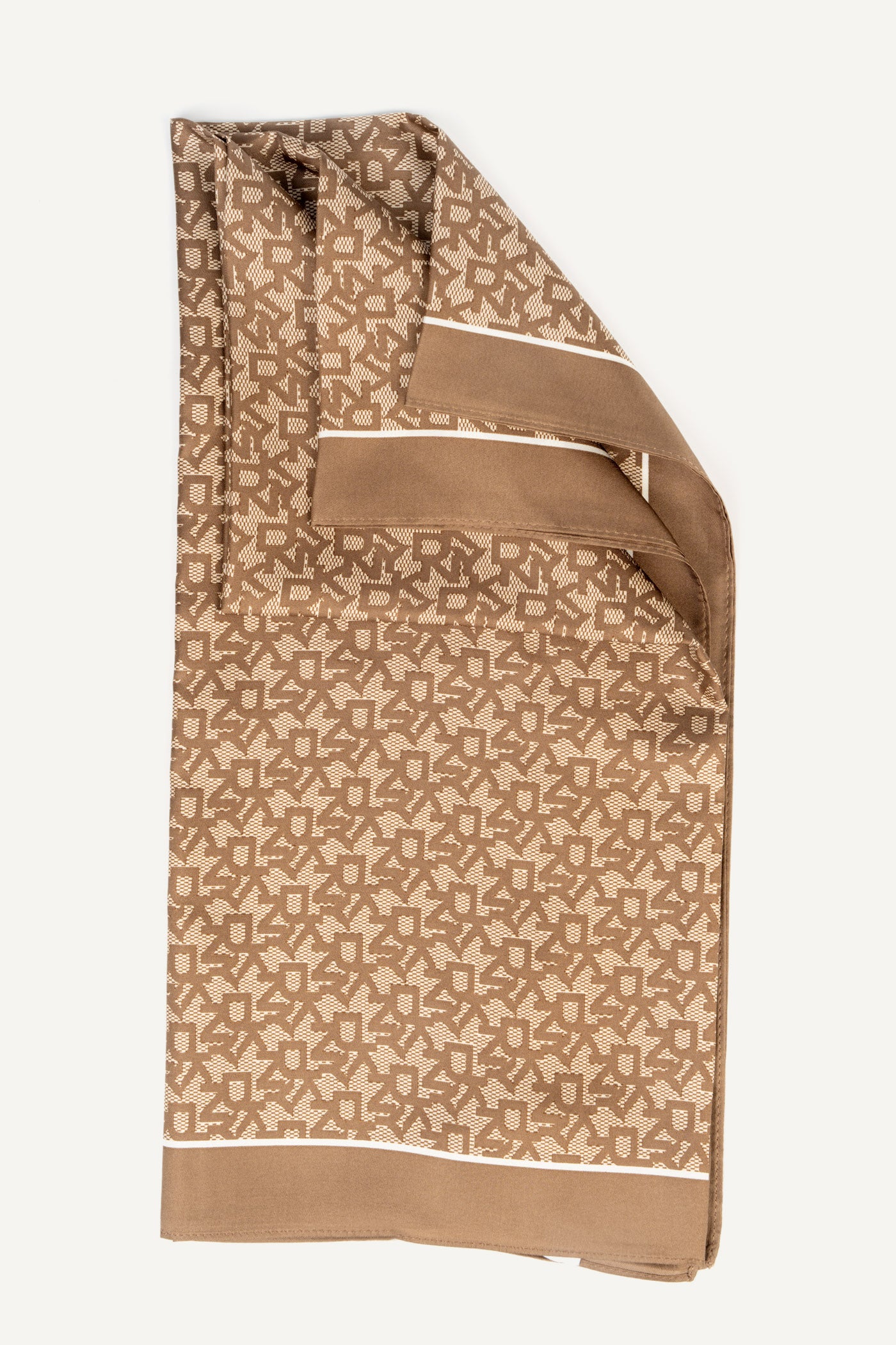 وشاح مستطيل بشعار عريض واضح