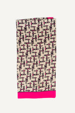 وشاح مستطيل بشعار