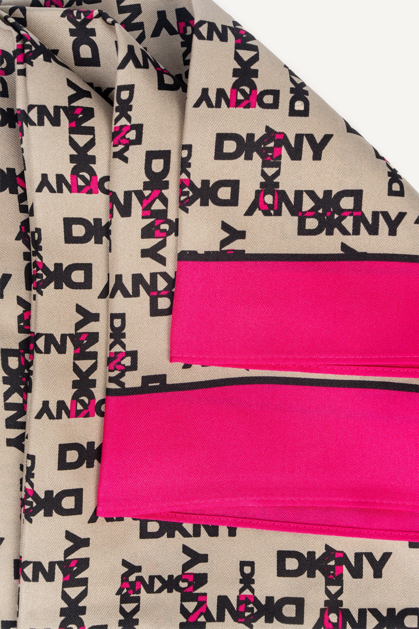 وشاح مستطيل بشعار