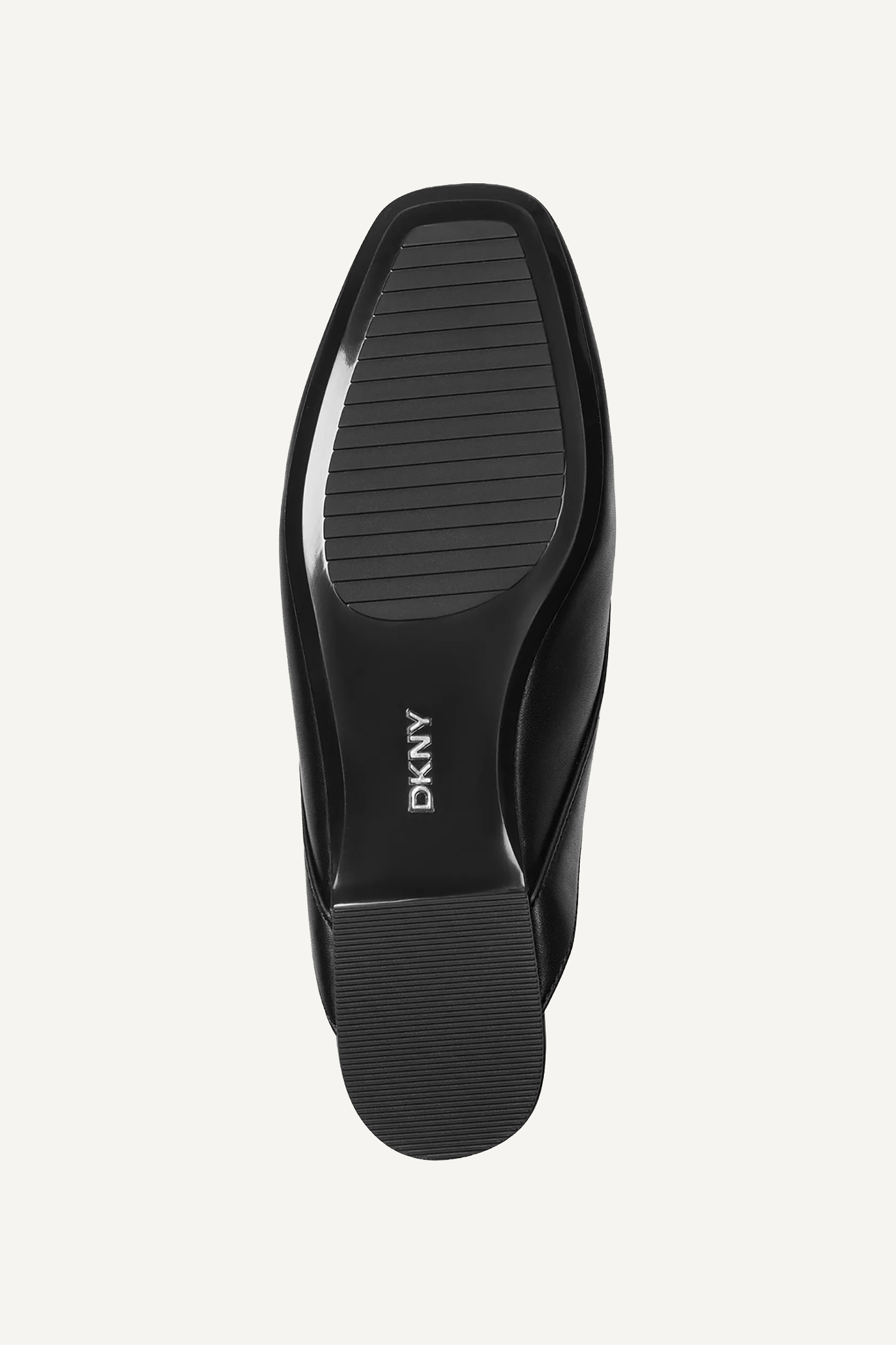 حذاء دلمار مفتوح من الخلف بقصة عريضة