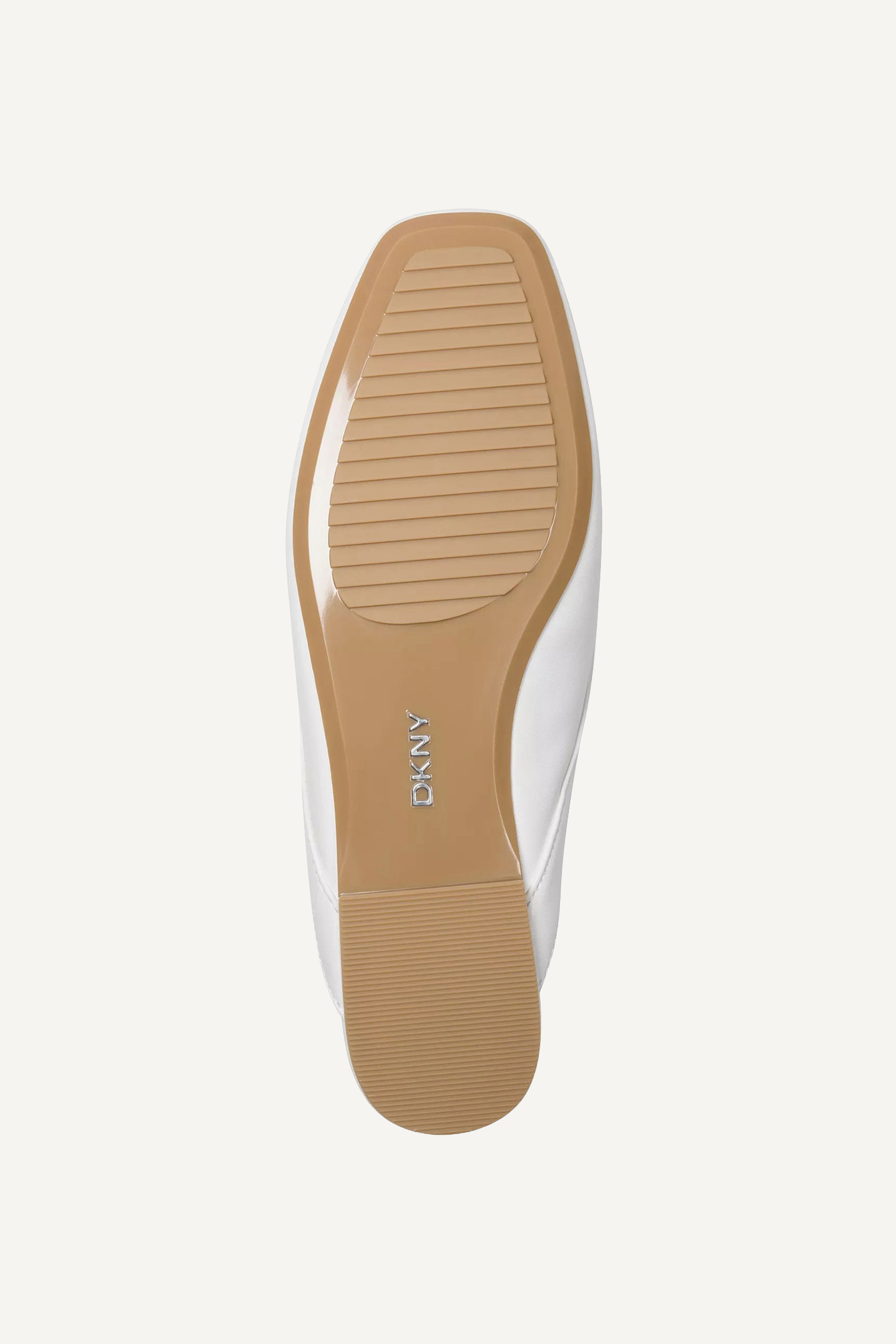 حذاء دلمار مفتوح من الخلف بقصة عريضة