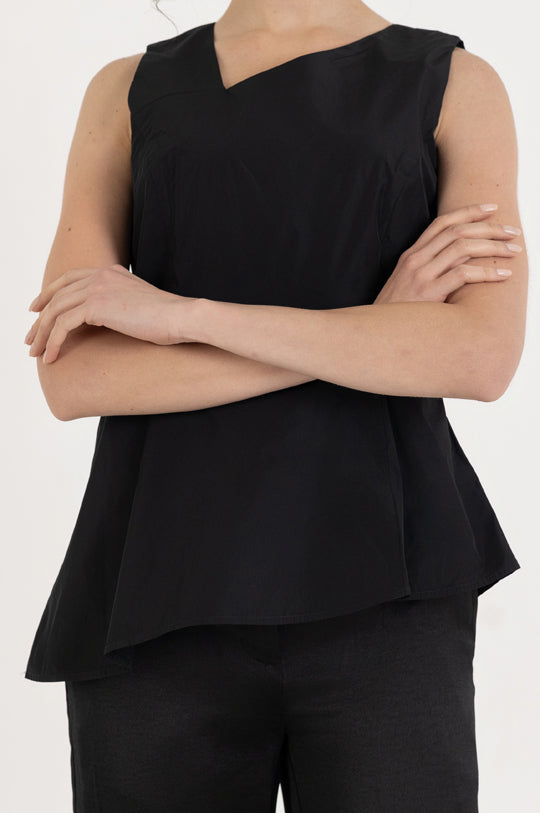 SLEEVELESS DRAPED ASYMMETRIC TOP