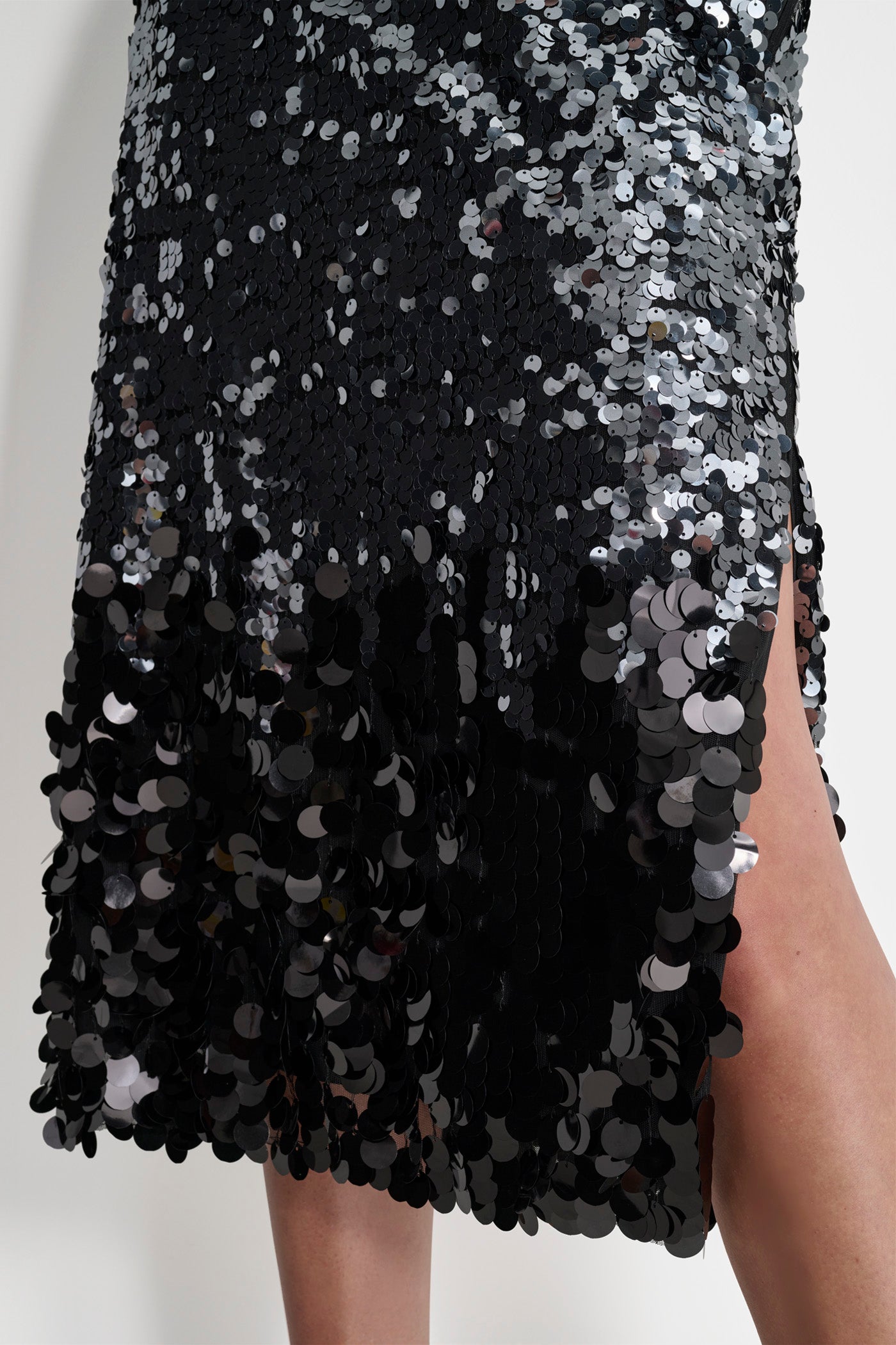 MULTI SCALE SEQUIN MIDI SKIRT