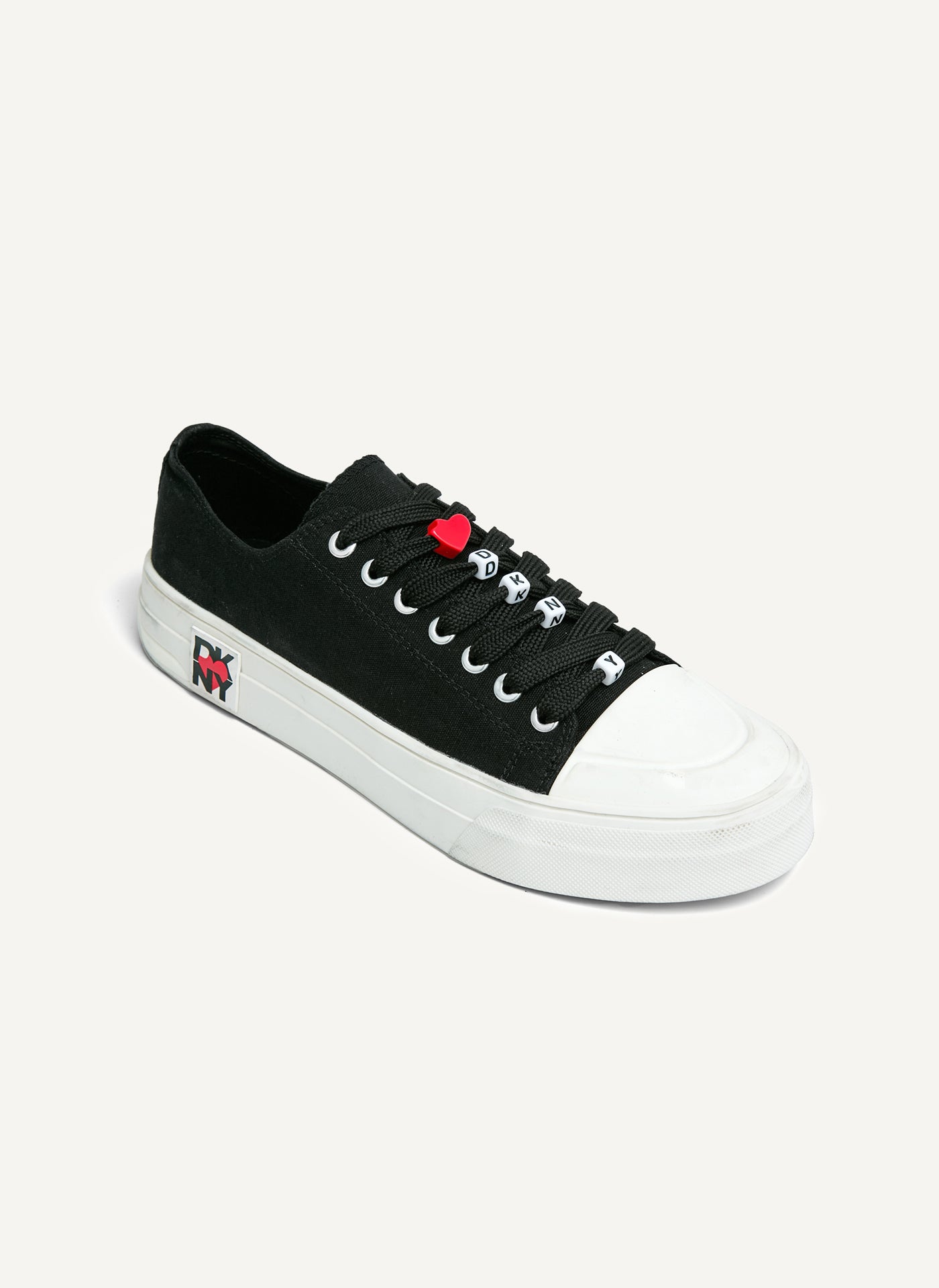 Leva Low Top Sneakers